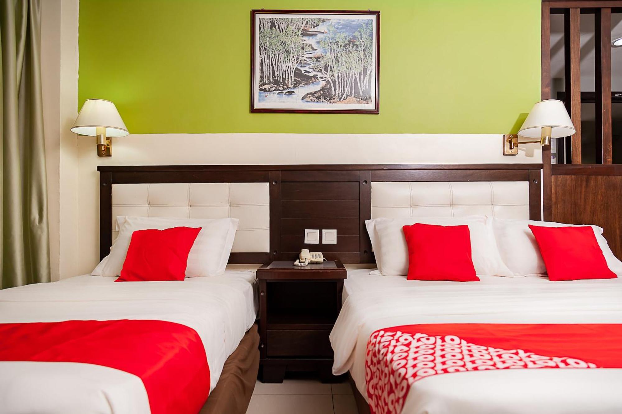 Super Oyo 90055 Mansion Inn Сибу Экстерьер фото