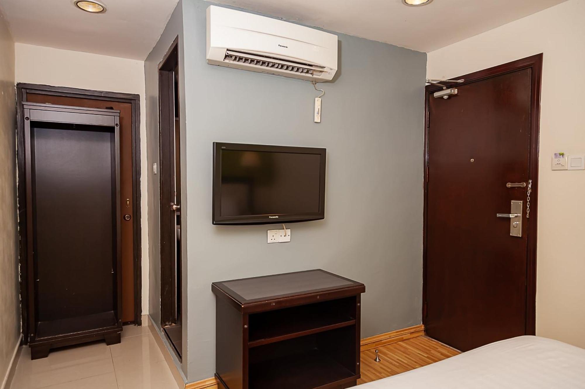 Super Oyo 90055 Mansion Inn Сибу Экстерьер фото