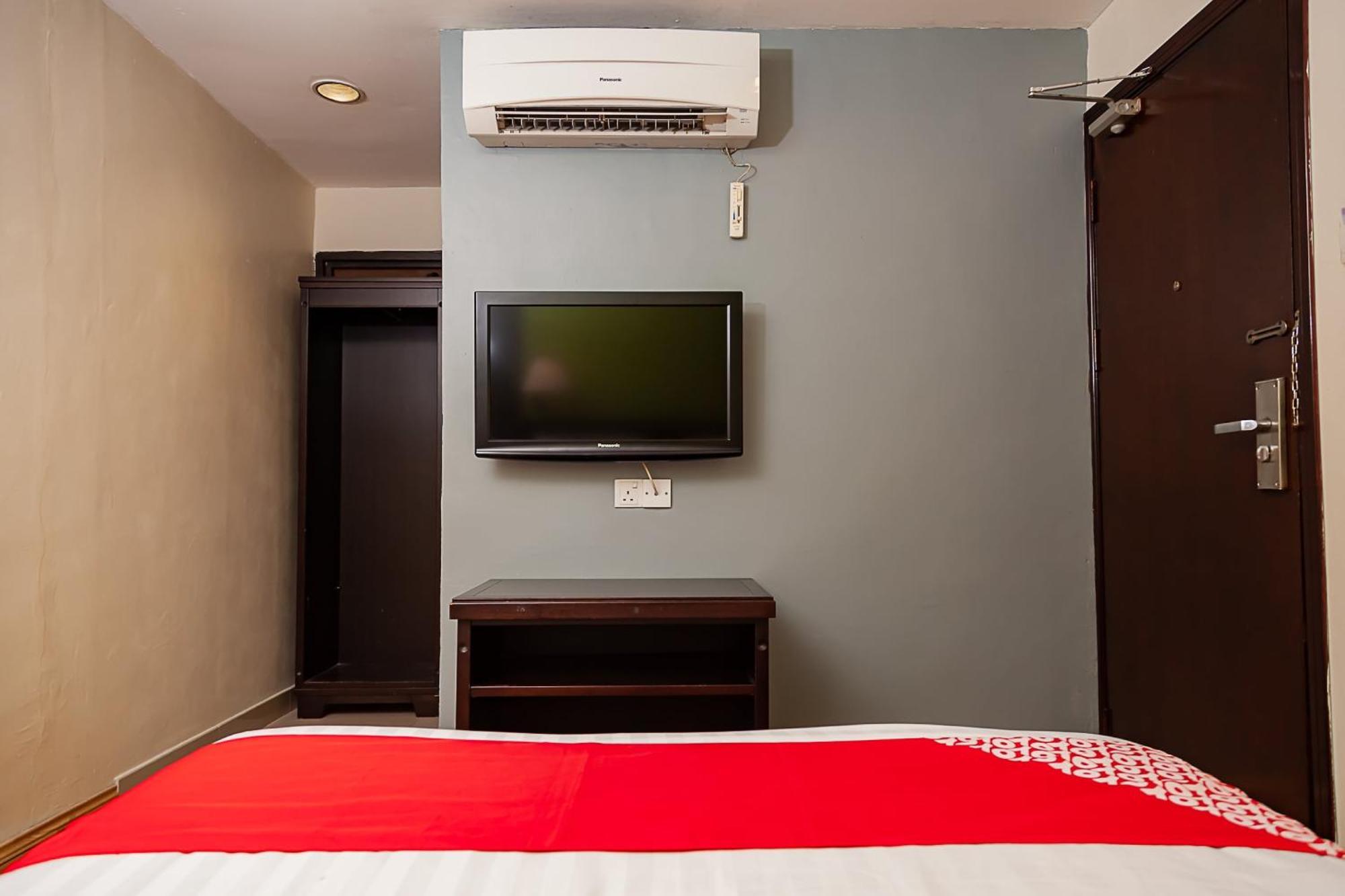 Super Oyo 90055 Mansion Inn Сибу Экстерьер фото