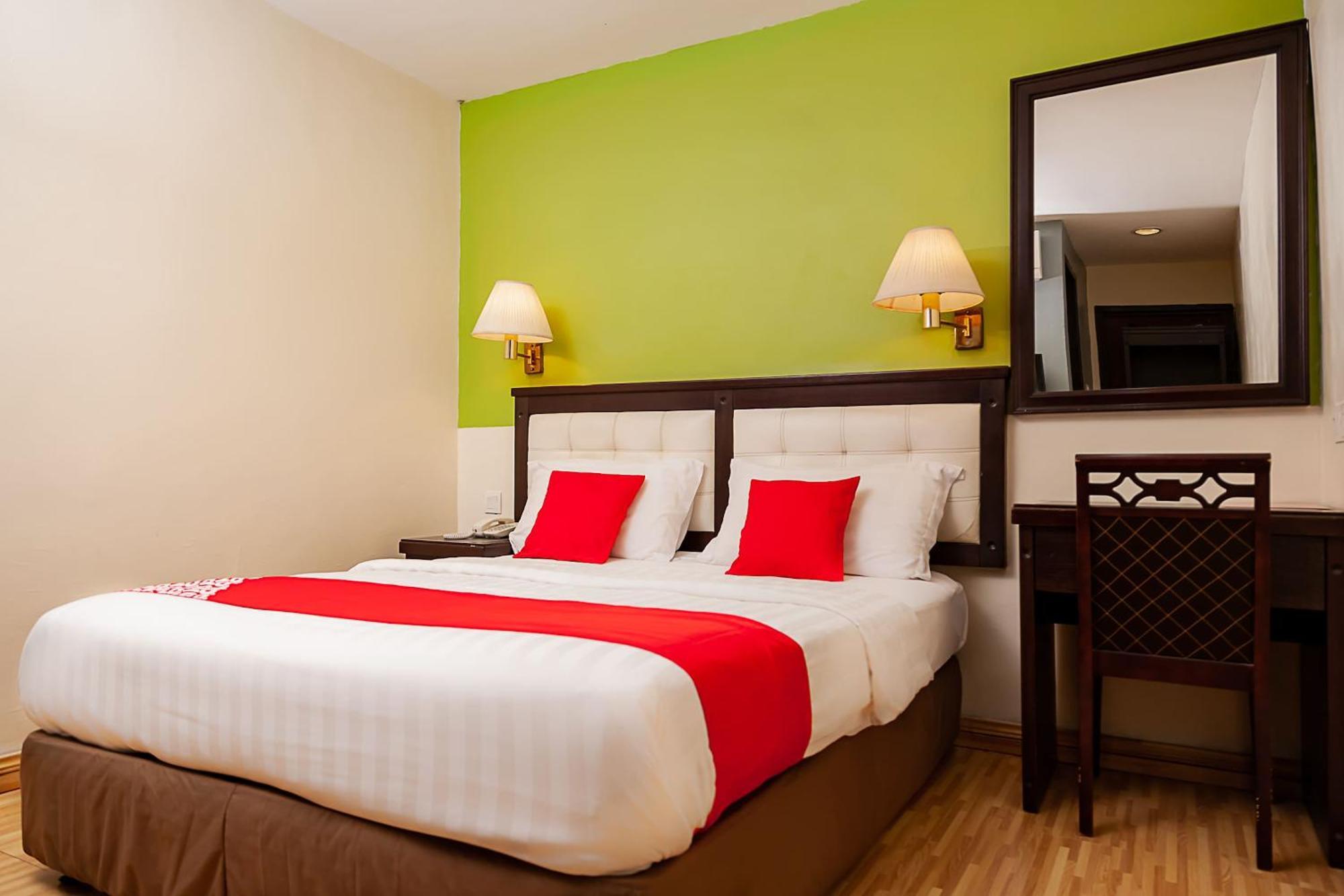 Super Oyo 90055 Mansion Inn Сибу Экстерьер фото