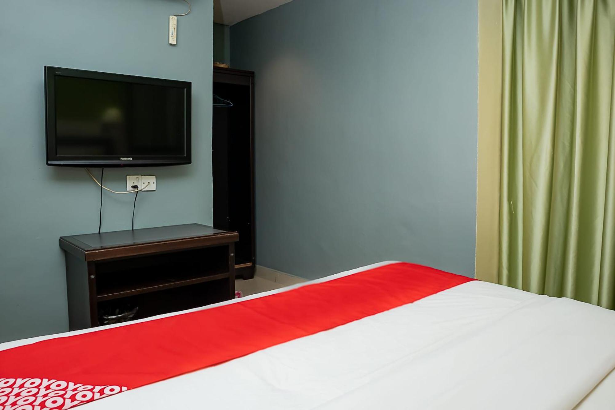Super Oyo 90055 Mansion Inn Сибу Экстерьер фото