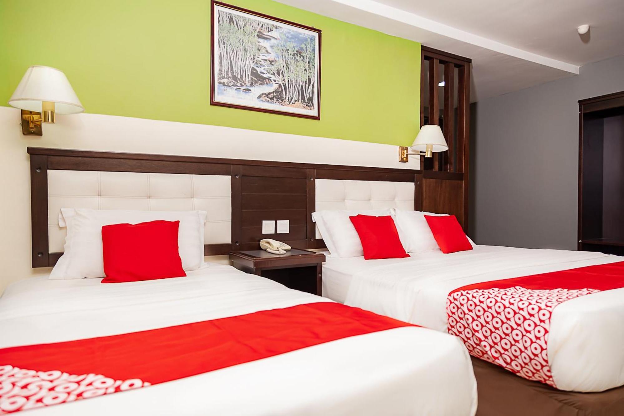 Super Oyo 90055 Mansion Inn Сибу Экстерьер фото