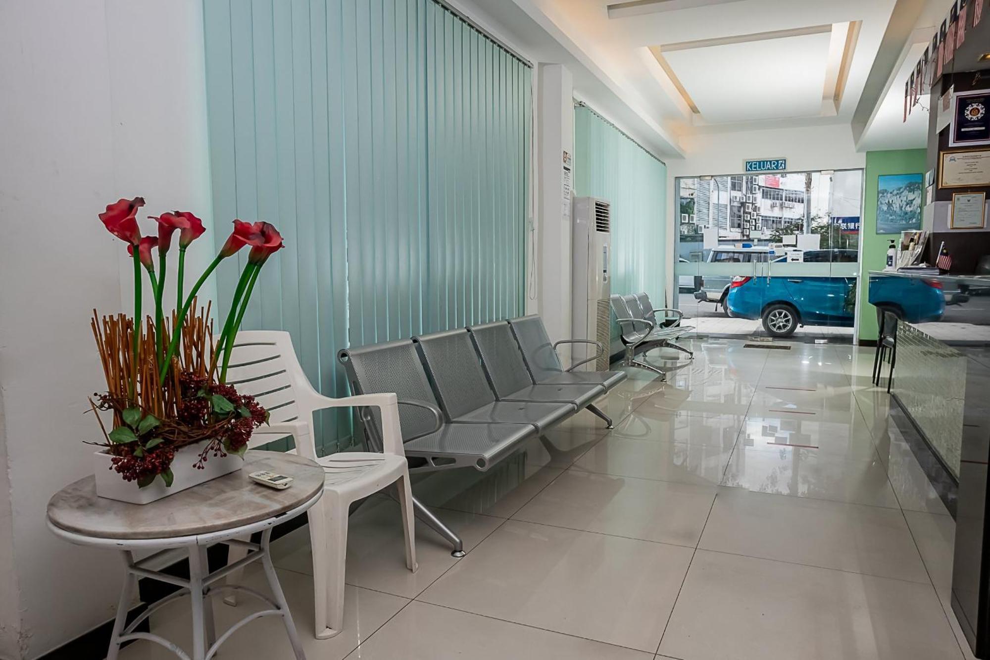 Super Oyo 90055 Mansion Inn Сибу Экстерьер фото